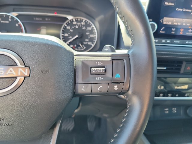Used 2025 Nissan Rogue SV FWD image 18
