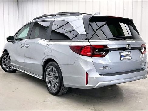 Certified 2026 Honda Odyssey Touring image 11