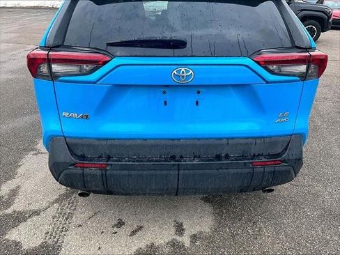 Used 2019 Toyota RAV4 LE w/ All Weather Liner Package image 7