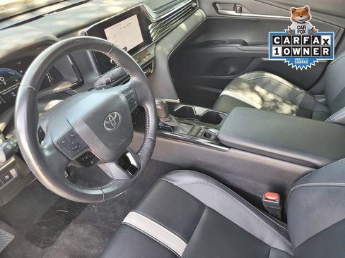 Used 2025 Toyota Camry SE FWD image 18