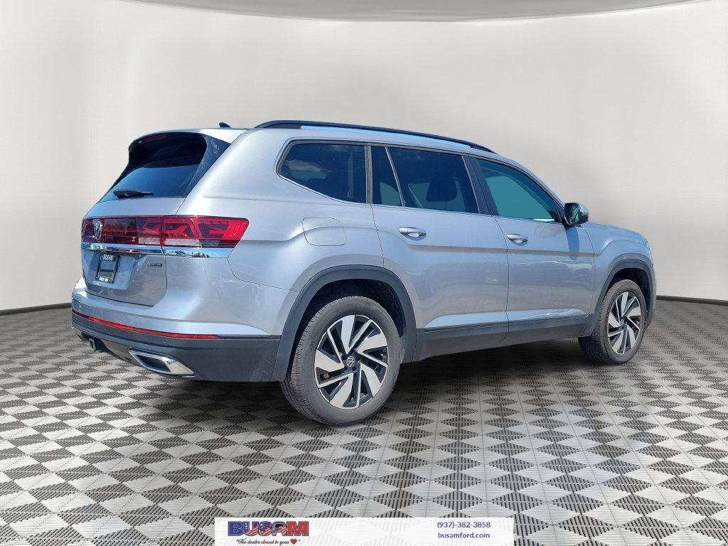 Used 2025 Volkswagen Atlas SE AWD/4WD image 4