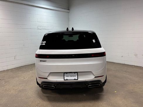 Used 2024 Land Rover Range Rover Sport Dynamic SE image 8