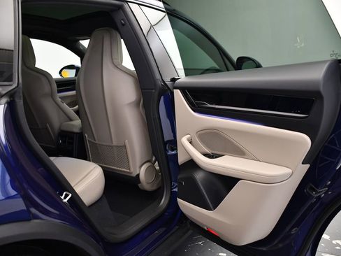 Used 2025 Porsche Macan 4S Electric image 52