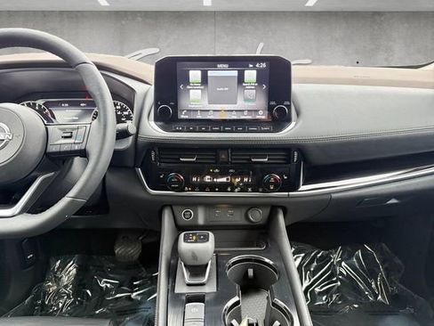 Used 2022 Nissan Rogue SL w/ SL Premium Package image 3