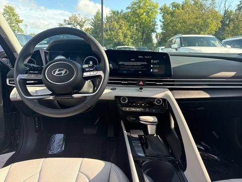 New 2026 Hyundai Elantra Limited FWD image 15