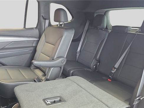 Used 2025 Buick Enclave Preferred image 16