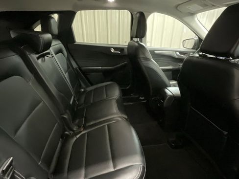 Used 2022 Ford Escape Titanium image 12