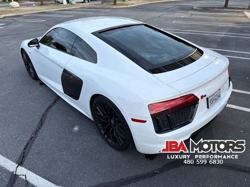 Used 2018 Audi R8 V10 w/ Carbon Exterior Package image 52