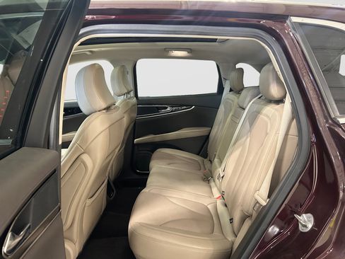 Used 2022 Lincoln Nautilus Reserve AWD/4WD image 17