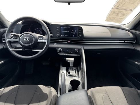 Used 2023 Hyundai Elantra SEL FWD image 12