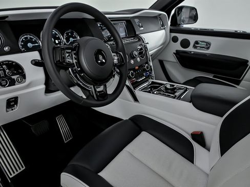 Used 2020 Rolls-Royce Cullinan image 20