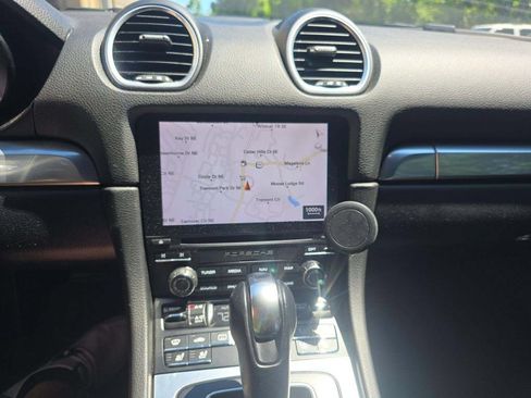 Used 2018 Porsche 718 Cayman RWD image 4