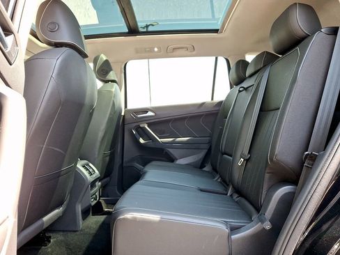 Certified 2023 Volkswagen Tiguan SE FWD image 10