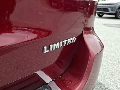 Used 2017 Jeep Grand Cherokee Limited w/ Trailer Tow Group IV AWD/4WD image 31