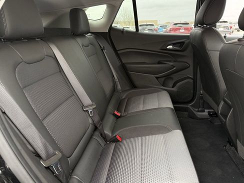 Certified 2025 Chevrolet Trax LT image 24
