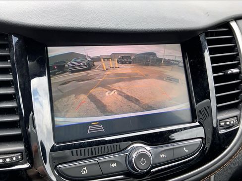 Used 2022 Chevrolet Trax LT w/ Driver Confidence Package image 25