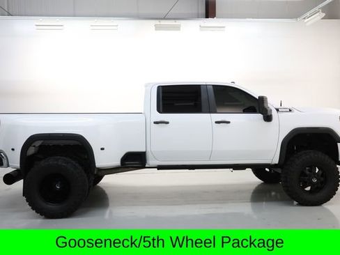 Used 2021 GMC Sierra 3500 4x4 Crew Cab w/ Gooseneck/5TH Wheel Package image 15