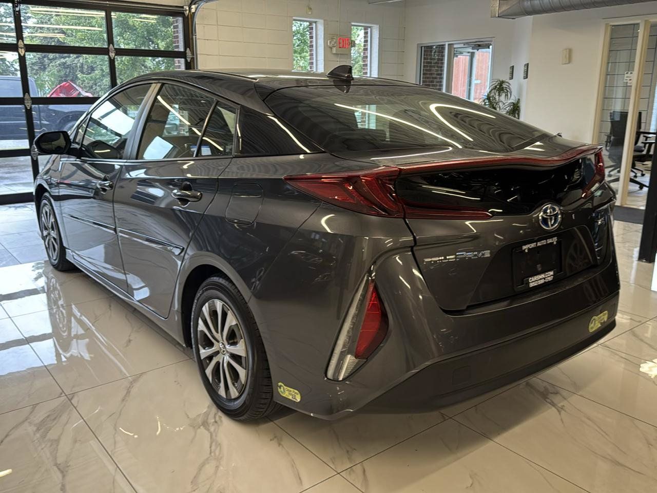 Used 2022 Toyota Prius Prime XLE FWD image 6