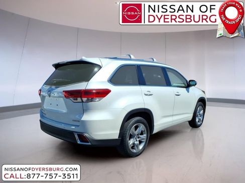 Used 2017 Toyota Highlander Limited FWD image 3