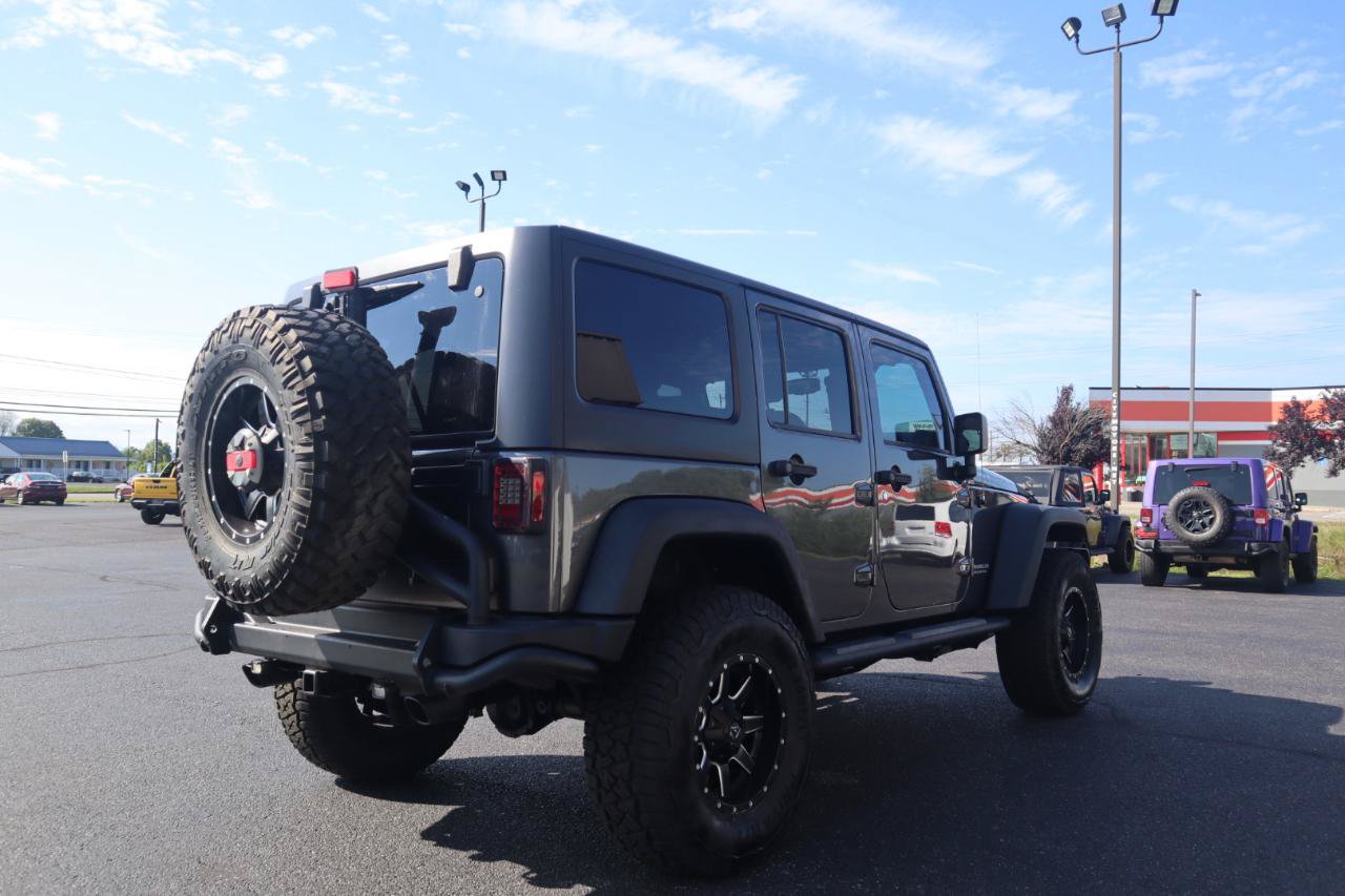 Used 2017 Jeep Wrangler Unlimited Rubicon w/ Cold Weather Group AWD/4WD image 11