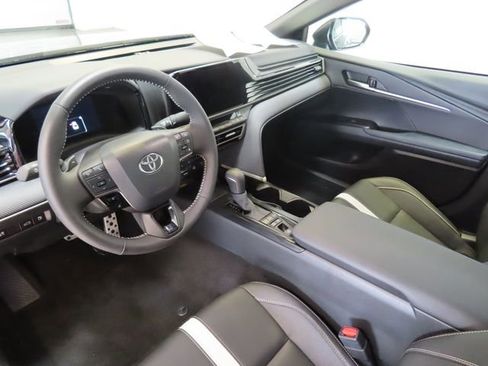 Used 2026 Toyota Camry SE w/ Convenience Package FWD image 4