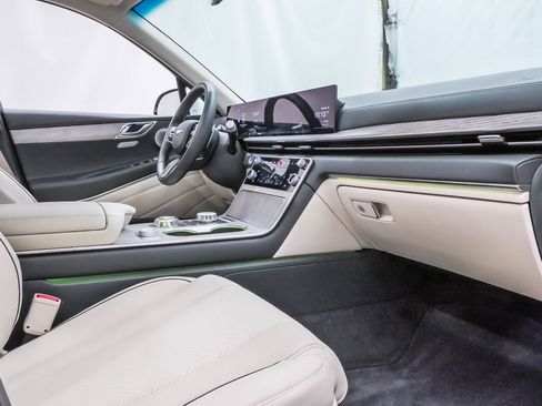 Certified 2026 Genesis GV80 2.5T Advanced image 14