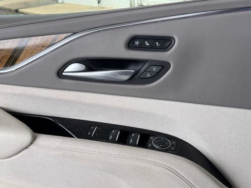 Used 2022 Cadillac Escalade Sport Platinum w/ Heavy-Duty Trailer Package AWD/4WD image 37