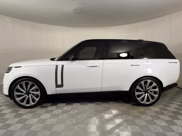New 2026 Land Rover Range Rover SE AWD/4WD image 3