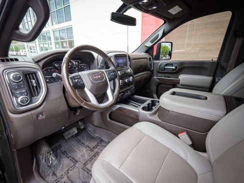 Used 2022 GMC Sierra 2500 SLT w/ SLT Preferred Package AWD/4WD image 12
