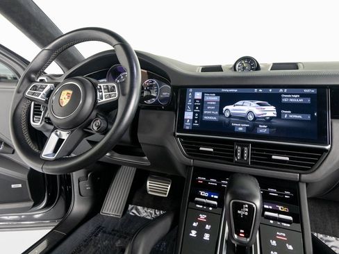Certified 2020 Porsche Cayenne Turbo S image 29