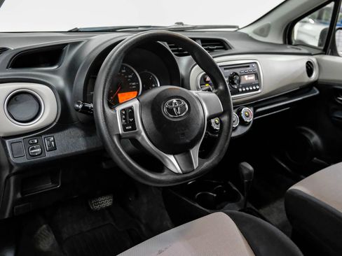 Used 2014 Toyota Yaris LE image 2