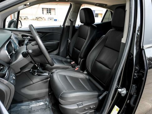 Used 2019 Buick Encore Essence w/ Experience Buick Package FWD image 31