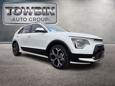 Certified 2023 Kia Niro SX Touring image 2