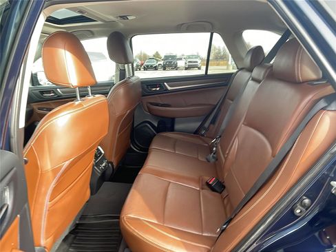 Used 2018 Subaru Outback 3.6R Touring w/ Popular Package #3 image 18