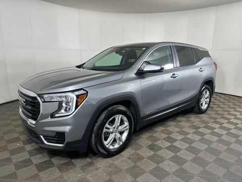 Used 2023 GMC Terrain SLE image 7