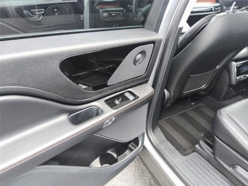 Certified 2024 Lincoln Aviator Reserve w/ Jet Package RWD image 13