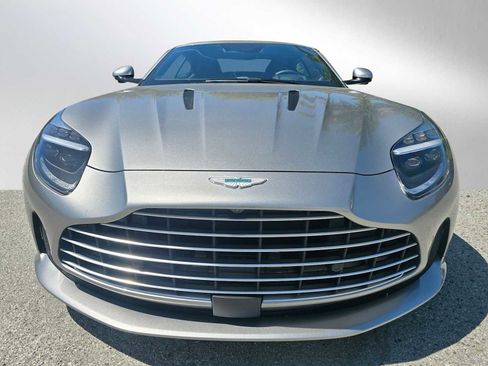 Used 2024 Aston Martin DB12 Coupe RWD image 8