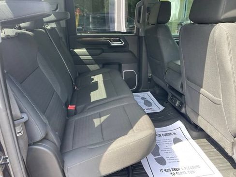 Used 2024 GMC Sierra 2500 SLE w/ SLE Value Package; AWD/4WD image 11