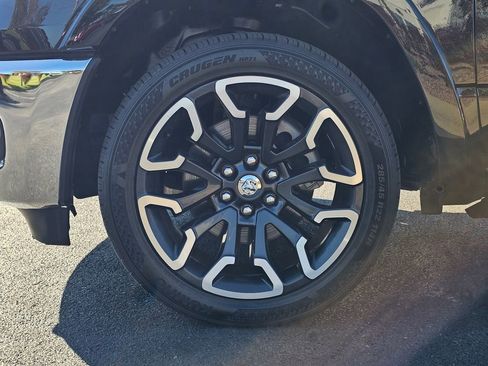 Used 2025 RAM 1500 Limited w/ Trailer Tow Group image 10