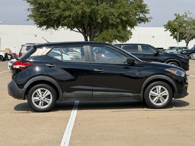 Used 2020 Nissan Kicks S FWD image 3