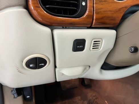 Used 1999 Jaguar XK8 image 25