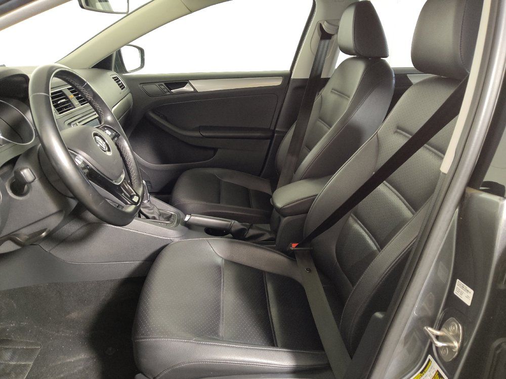 Used 2017 Volkswagen Jetta SE FWD image 17