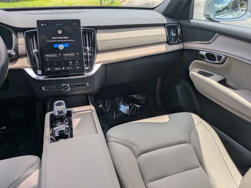 Used 2026 Volvo XC90 B5 Core AWD/4WD image 18
