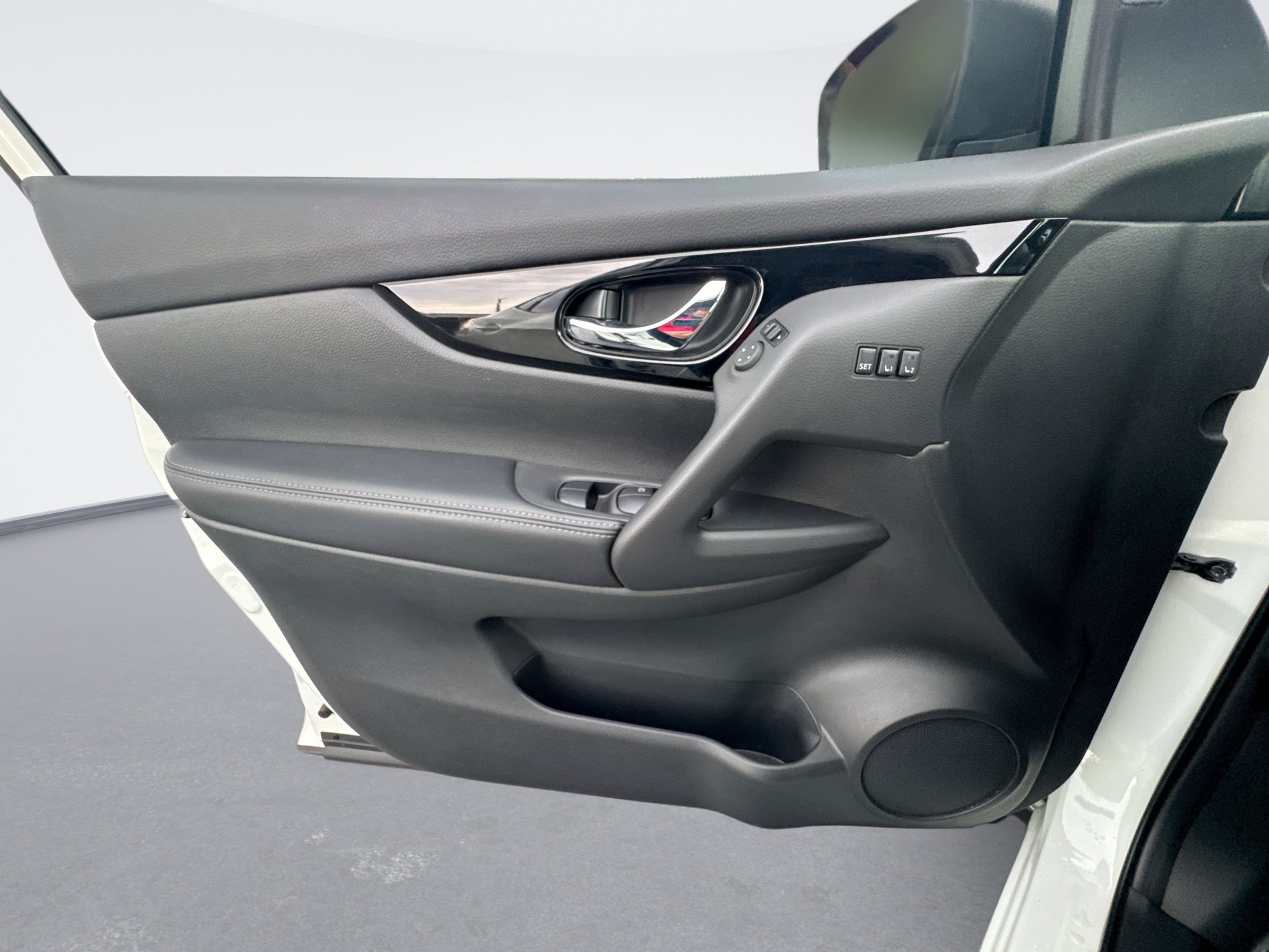 Certified 2022 Nissan Rogue Sport SL w/ Premium Package FWD image 30