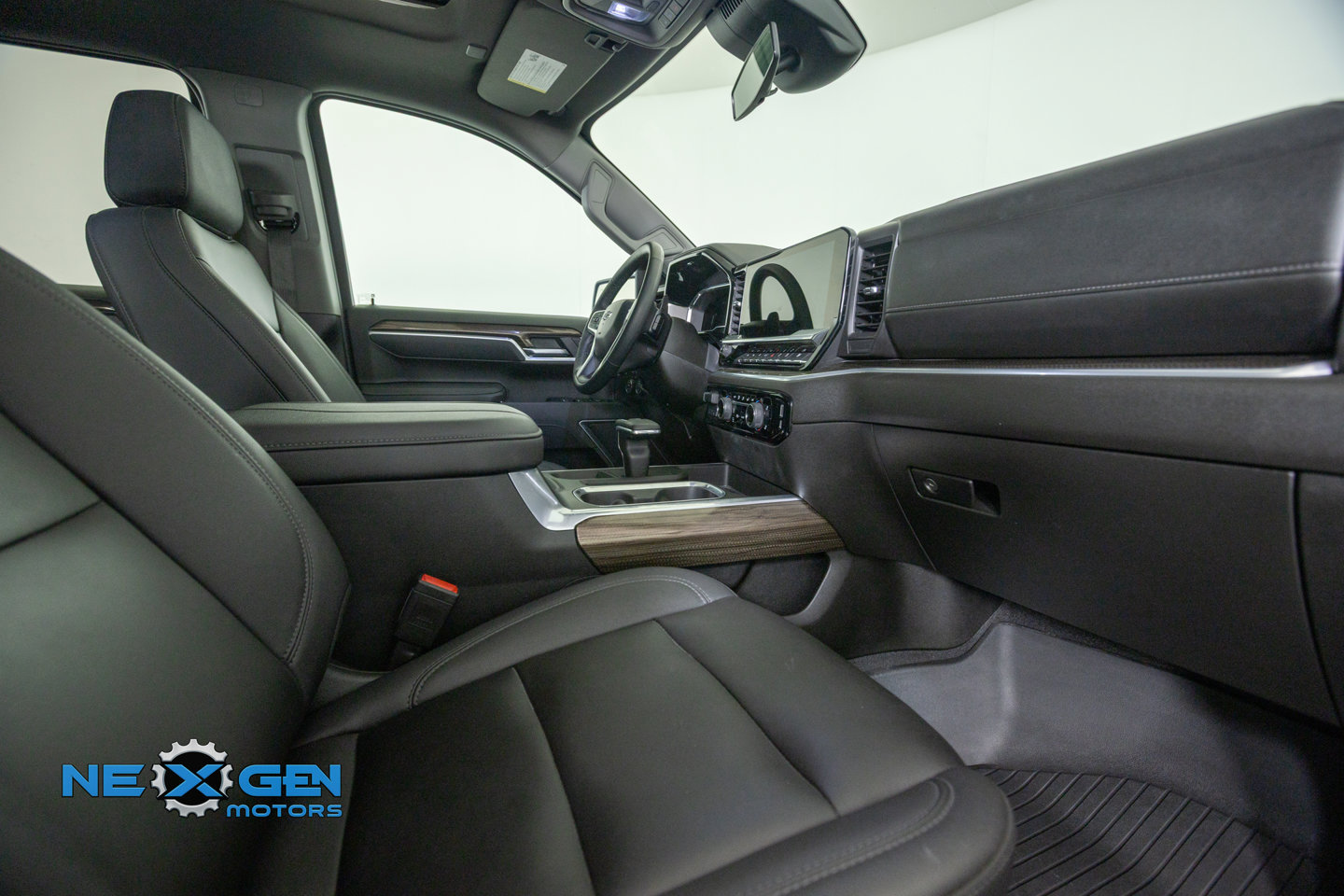 Used 2025 Chevrolet Silverado 1500 RST w/ RST All Star Premium Package AWD/4WD image 43