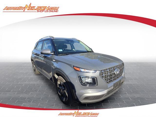 Used 2025 Hyundai Venue SEL FWD image 1