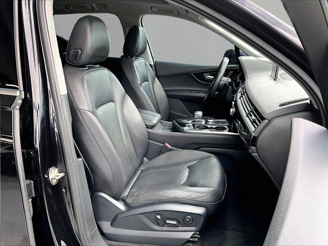 Used 2017 Audi Q7 3.0T Prestige AWD/4WD image 9
