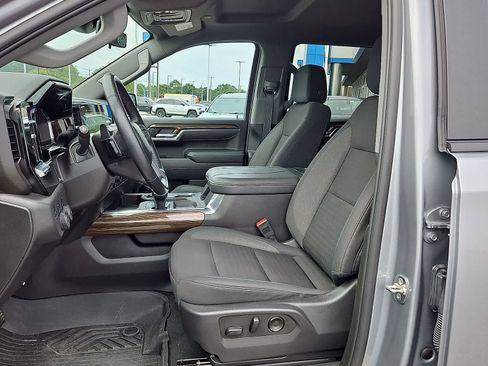 Used 2025 Chevrolet Silverado 1500 LT Trail Boss AWD/4WD image 25