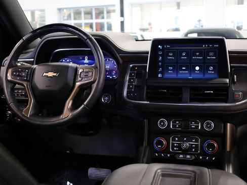 Used 2024 Chevrolet Suburban High Country w/ Advanced Technology Package image 31