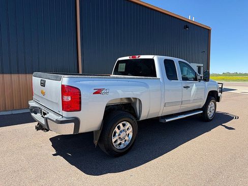 Used 2013 Chevrolet Silverado 2500 LT w/ Interior Plus Package AWD/4WD image 5